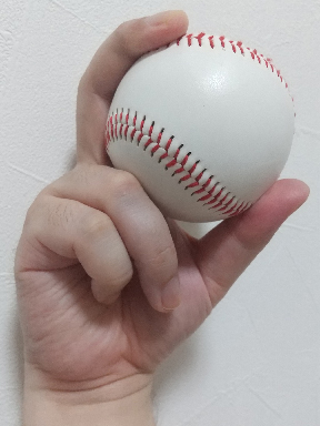 two-seam gyroball grip linkerkant